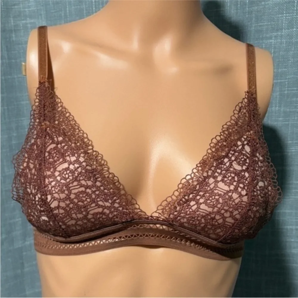 Chic Lace Bralette in Chocolate Brown